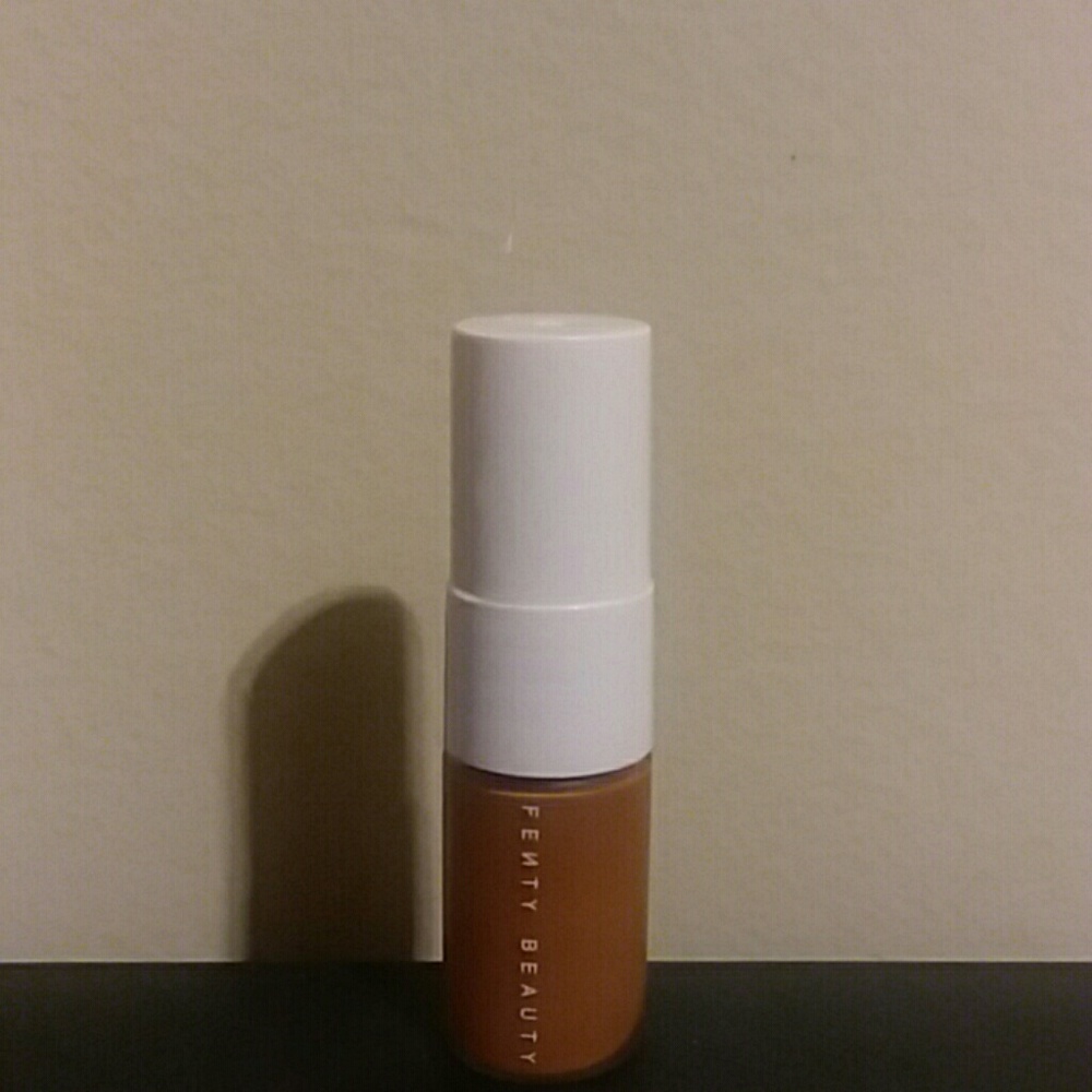 Fenty Beauty by Rihanna Pro Filter foundation 420